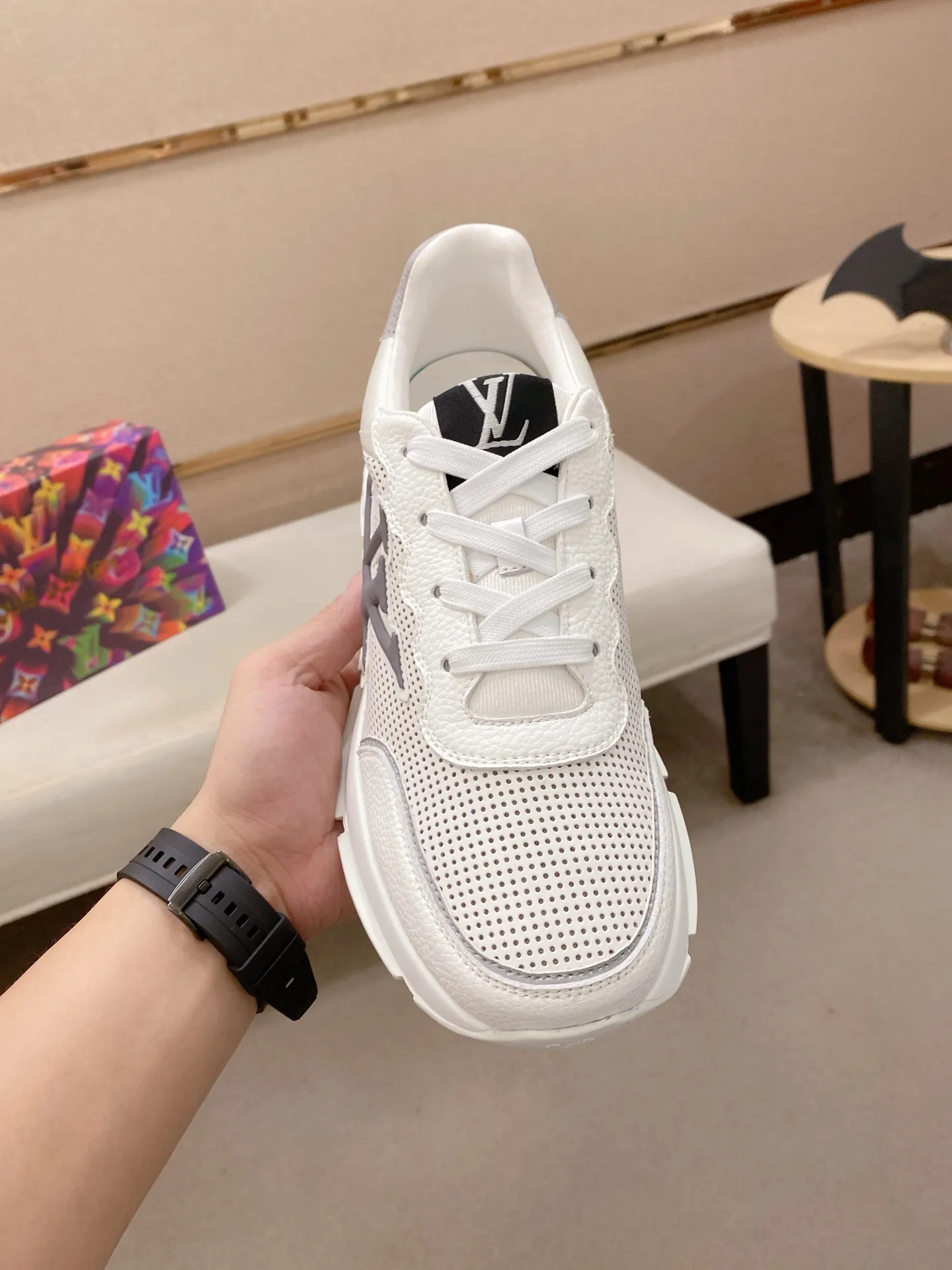 Men's shoes: 442💰🎉🎉LV~Louis Vuitton trendy men's shoes, new shipments, latest matching, the same style as the official website, super high quality, hot sales of the season [strong][strong][strong]Selected first-layer cowhide, comfortable sheepskin lining, original last, comfortable on the foot, wear-resistant rubber outsole, size: 38-44.